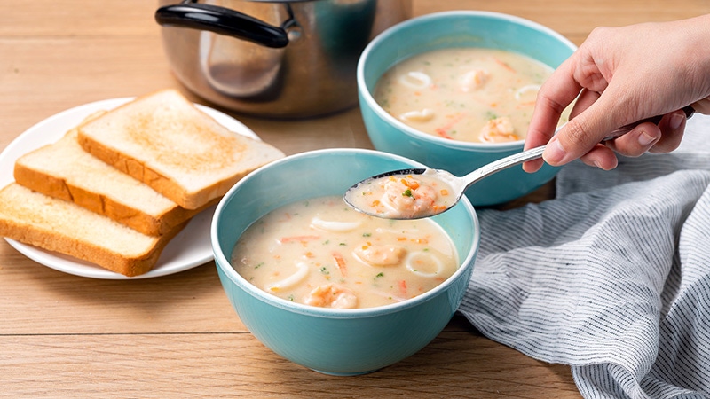 Creamy Seafood Soup + Fried Chicken