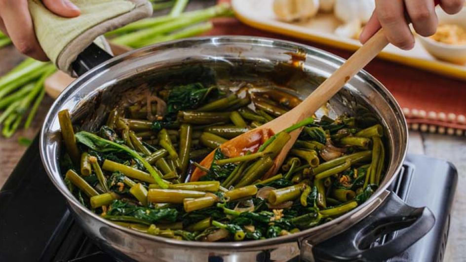 Adobong Kangkong Recipe