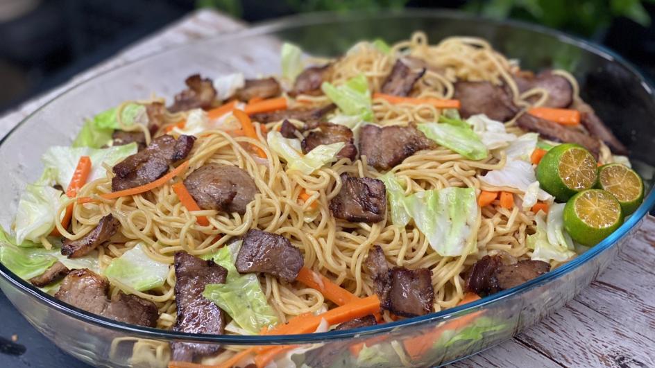 Pansit Canton with Litsong Baka Recipe