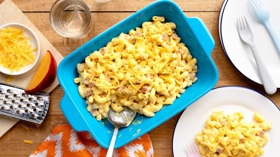 Mac and Keso de Bola with Ham