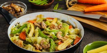 https://www.maggi.ph/sites/default/files/styles/ln_search_recipe_resultdesktop/public/srh_recipes/62abe8088ad8f7a46376033fc212a166.jpg?h=1cfd0f79&itok=lWtifEJU