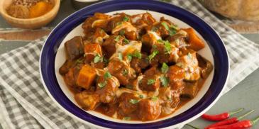 https://www.maggi.ph/sites/default/files/styles/ln_search_recipe_resultdesktop/public/srh_recipes/8c1091a63c5b2947a32f9f4dc0248ff3.jpg?h=1cfd0f79&itok=tapyMHan