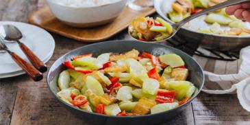 Ginisang Papaya with Liempo
