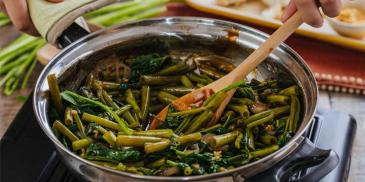 Adobong Kangkong Recipe