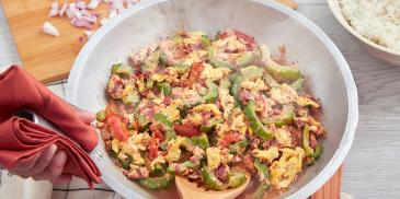 Ginisang Ampalaya at Corned Beef